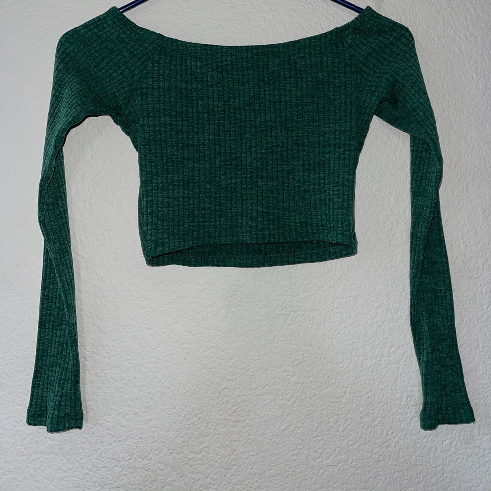 {3 for $25💋} 
Green long sleeve crop top